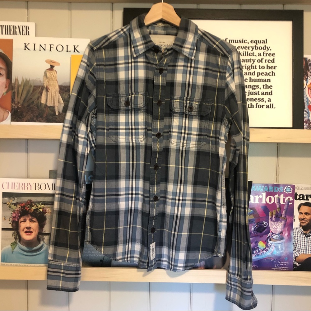 Blue plain Flannel Men’s Button-Up: Abercrombie and Fitch
